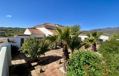 Resale - House - Detached Villa - Mijas