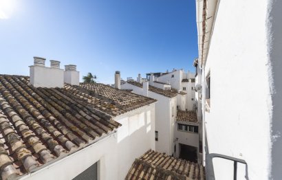 Resale - Apartment - Middle Floor Apartment - Marbella - Puerto Banús