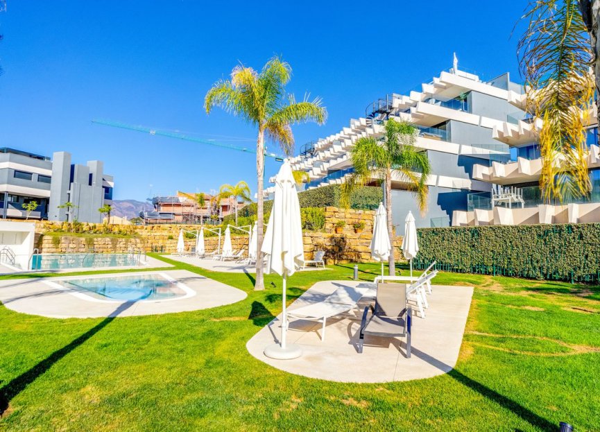 Resale - Apartment - Penthouse - Estepona - Estepona Centro