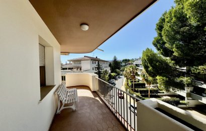 Resale - Apartment - Middle Floor Apartment - Marbella - Nueva Andalucia