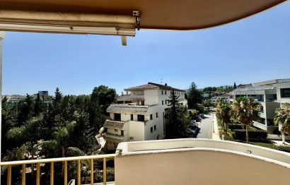 Resale - Apartment - Middle Floor Apartment - Marbella - Nueva Andalucia