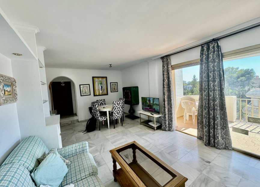 Resale - Apartment - Middle Floor Apartment - Marbella - Nueva Andalucia