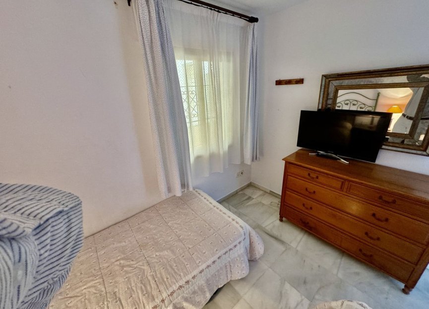 Resale - Apartment - Middle Floor Apartment - Marbella - Nueva Andalucia