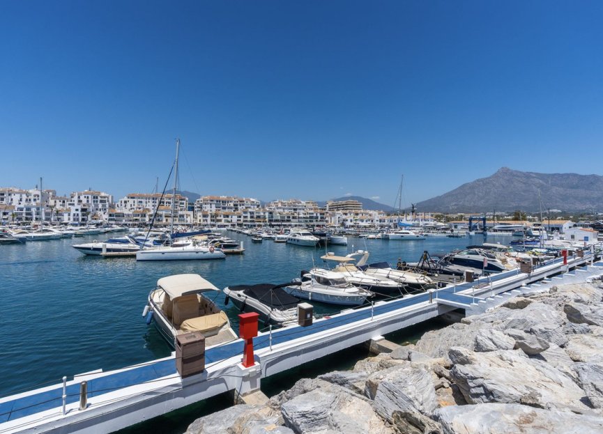 Resale - Apartment - Top Floor Apartment - Marbella - Puerto Banús