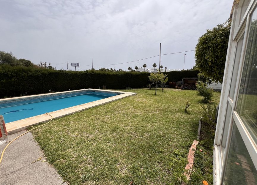 Resale - House - Detached Villa - Estepona - Selwo