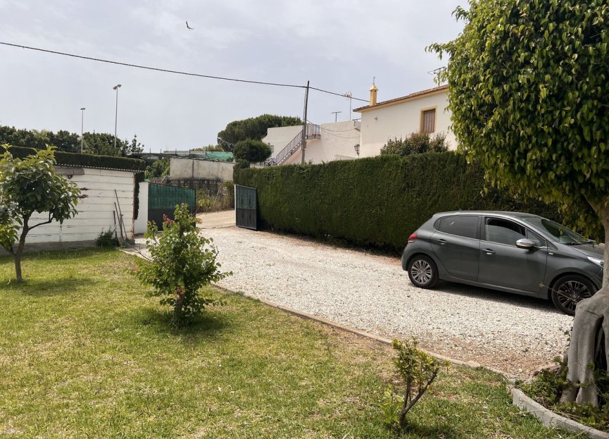 Resale - House - Detached Villa - Estepona - Selwo