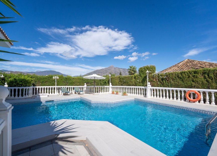 Resale - House - Detached Villa - Marbella - Nueva Andalucia