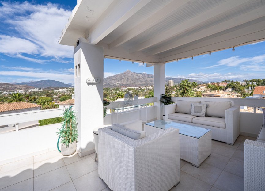 Resale - House - Detached Villa - Marbella - Nueva Andalucia