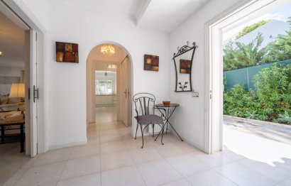 Resale - House - Detached Villa - Marbella - Nueva Andalucia