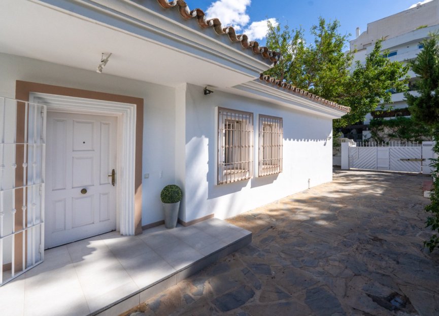 Resale - House - Detached Villa - Marbella - Nueva Andalucia