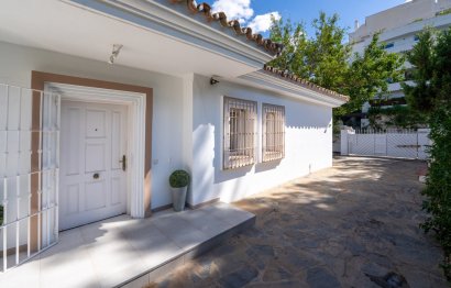 Resale - House - Detached Villa - Marbella - Nueva Andalucia