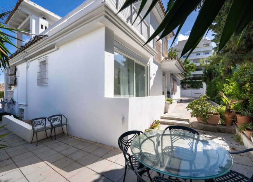 Resale - House - Detached Villa - Marbella - Nueva Andalucia