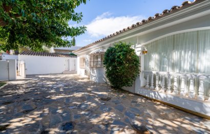 Resale - House - Detached Villa - Marbella - Nueva Andalucia