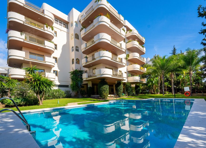 Resale - Apartment - Middle Floor Apartment - Marbella - Nueva Andalucia