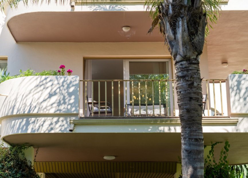 Resale - Apartment - Middle Floor Apartment - Marbella - Nueva Andalucia