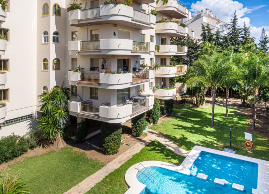 Resale - Apartment - Middle Floor Apartment - Marbella - Nueva Andalucia