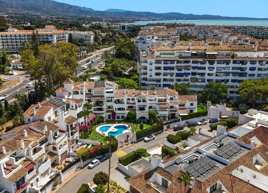 Resale - Apartment - Ground Floor Apartment - Marbella - Puerto Banús