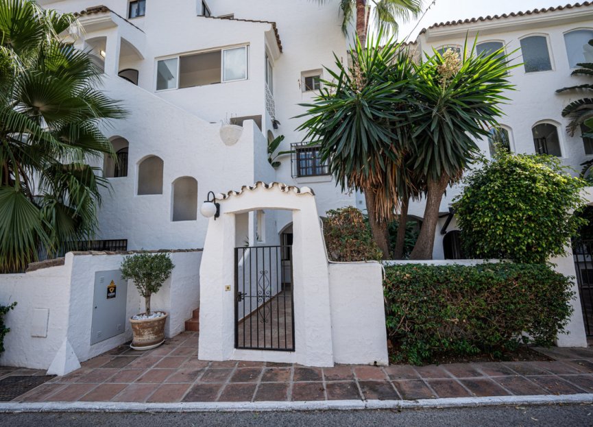 Resale - Apartment - Ground Floor Apartment - Marbella - Puerto Banús