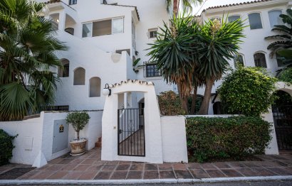 Resale - Apartment - Ground Floor Apartment - Marbella - Puerto Banús