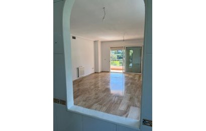 Resale - Apartment - Middle Floor Apartment - Marbella - Guadalmina Alta