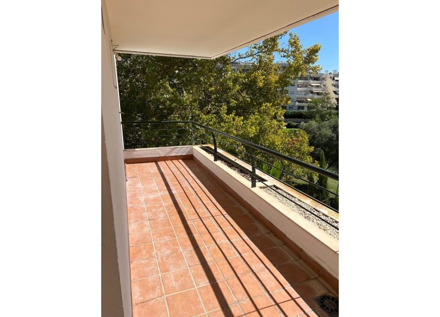 Resale - Apartment - Middle Floor Apartment - Marbella - Guadalmina Alta