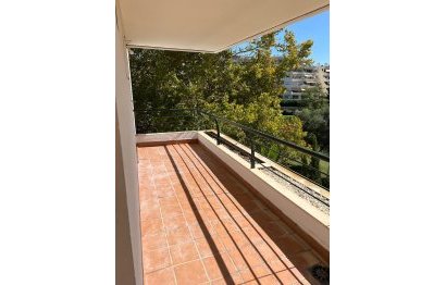 Resale - Apartment - Middle Floor Apartment - Marbella - Guadalmina Alta