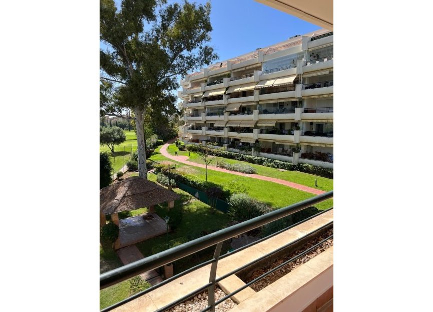 Resale - Apartment - Middle Floor Apartment - Marbella - Guadalmina Alta