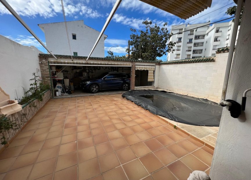 Resale - House - Semi-Detached House - Marbella - Nueva Andalucia