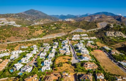 Resale - Plot - Land - Marbella - Nueva Andalucia