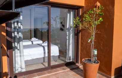 Resale - Apartment - Penthouse - Estepona