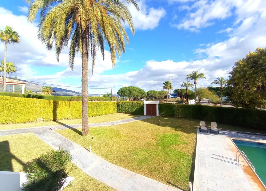 Resale - House - Detached Villa - Marbella - Nueva Andalucia