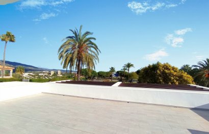 Resale - House - Detached Villa - Marbella - Nueva Andalucia