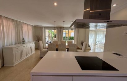 Resale - House - Semi-Detached House - Marbella - Puerto Banús