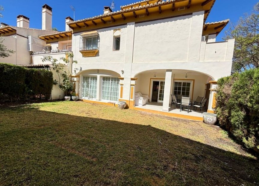 Resale - House - Semi-Detached House - Marbella - Puerto Banús