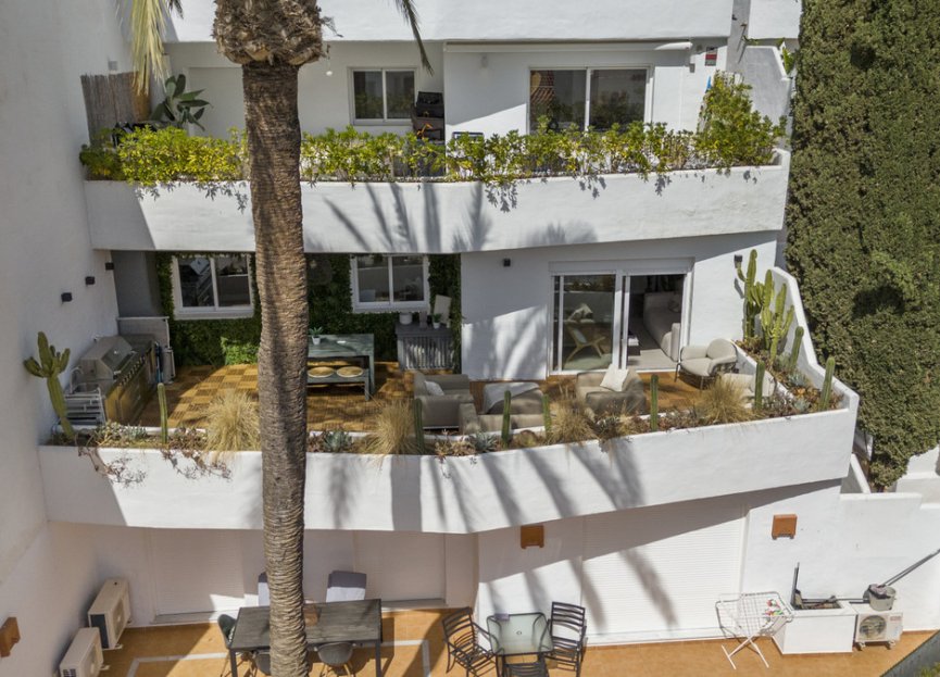 Resale - Apartment - Middle Floor Apartment - Marbella - Nueva Andalucia