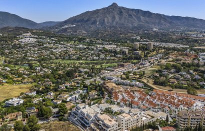 Resale - Apartment - Middle Floor Apartment - Marbella - Nueva Andalucia