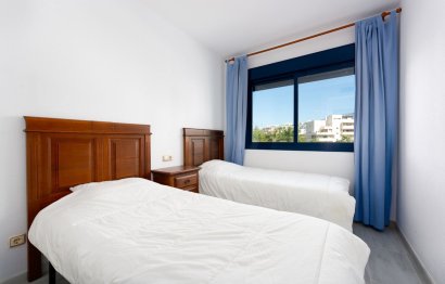 Resale - Apartment - Middle Floor Apartment - Estepona - Estepona Centro