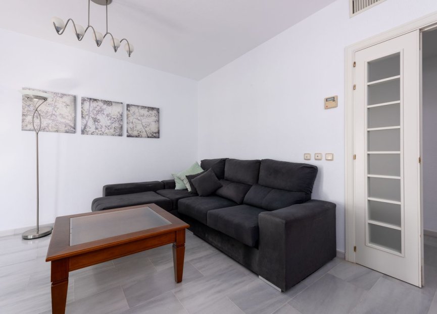 Resale - Apartment - Middle Floor Apartment - Estepona - Estepona Centro