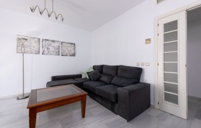 Resale - Apartment - Middle Floor Apartment - Estepona - Estepona Centro