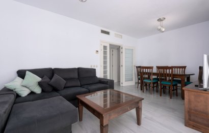 Resale - Apartment - Middle Floor Apartment - Estepona - Estepona Centro