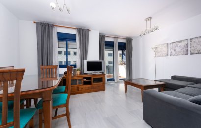 Resale - Apartment - Middle Floor Apartment - Estepona - Estepona Centro