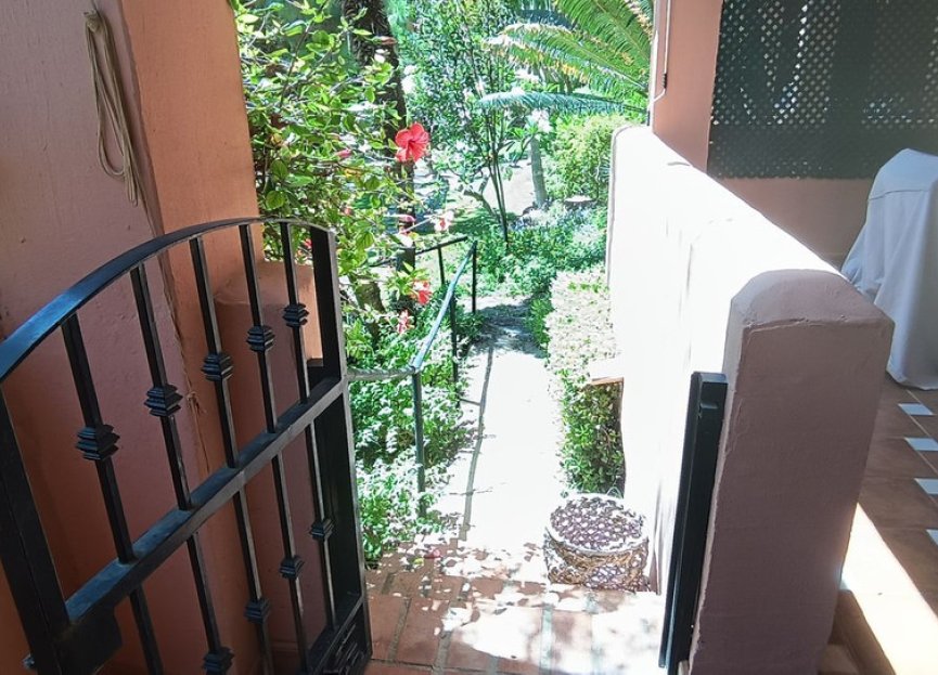 Resale - Apartment - Ground Floor Apartment - Marbella - Guadalmina Baja