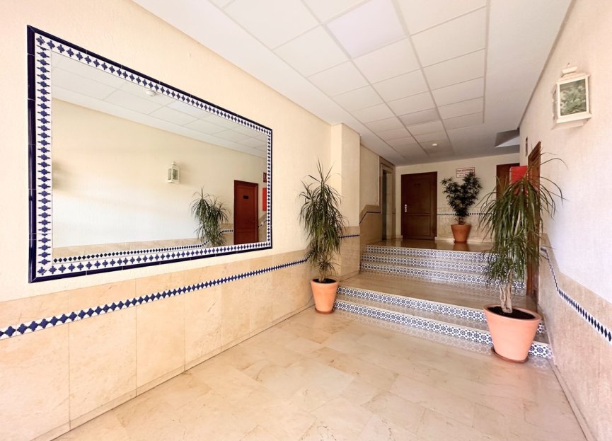 Resale - Apartment - Middle Floor Apartment - Marbella - Marbella Centro