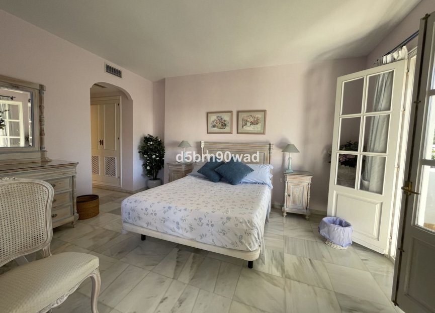 Resale - Apartment - Middle Floor Apartment - Estepona