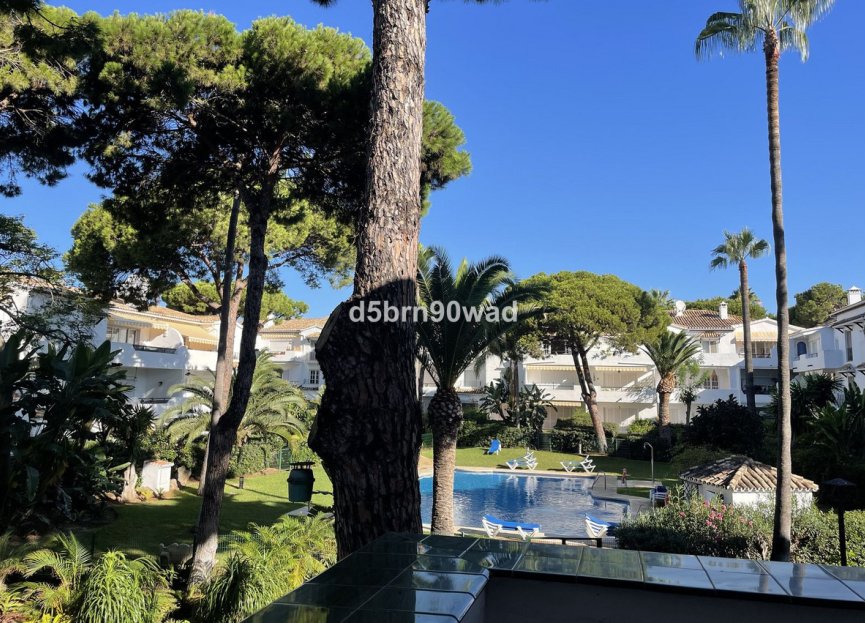 Resale - Apartment - Middle Floor Apartment - Estepona