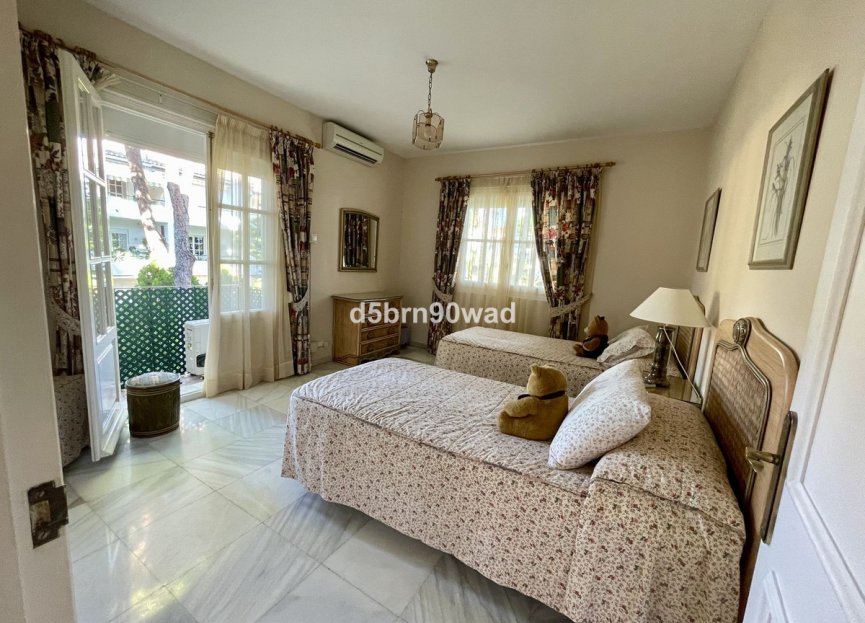 Resale - Apartment - Middle Floor Apartment - Estepona