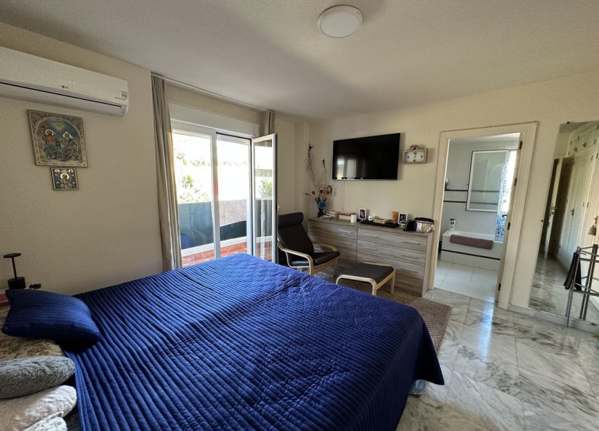 Resale - Apartment - Middle Floor Apartment - Estepona