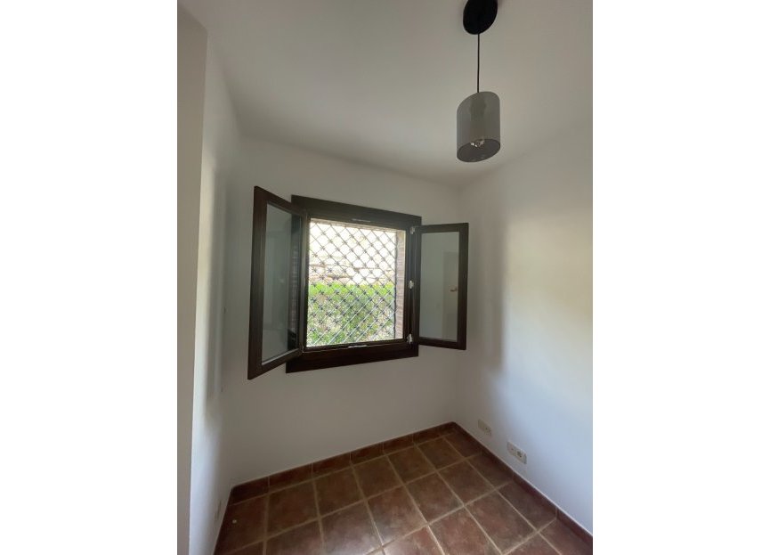 Resale - House - Semi-Detached House - Estepona - Estepona Centro