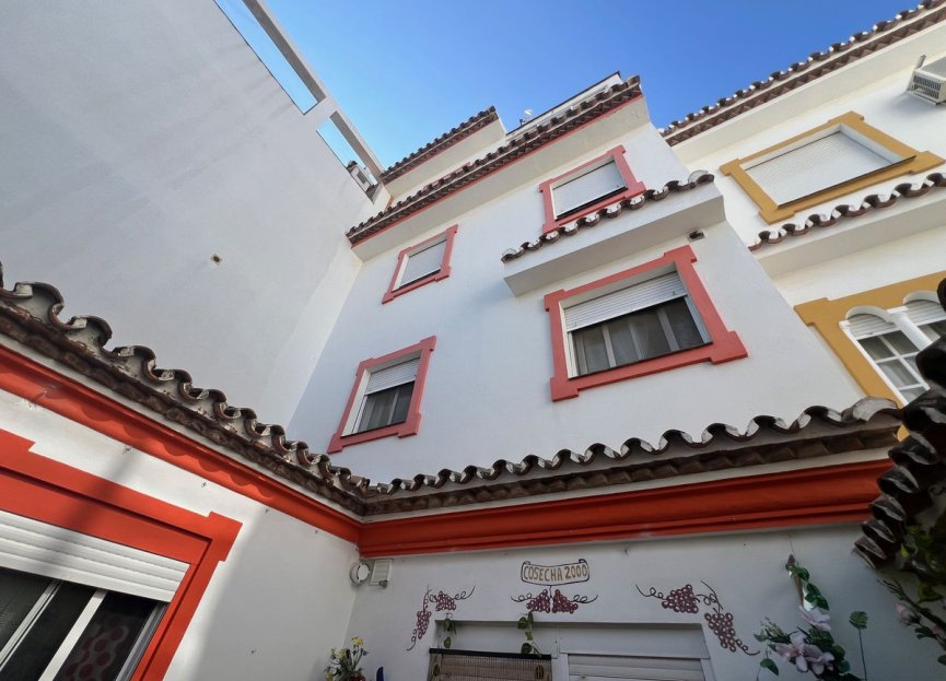 Resale - House - Townhouse - Estepona - Estepona Centro