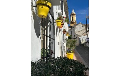 Resale - House - Townhouse - Estepona - Estepona Centro